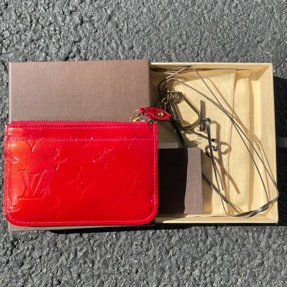 Louis Vuitton Vernis Key Clay - Picture 4 of 10